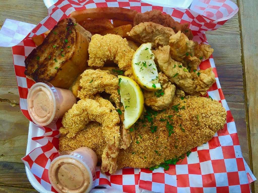 The Tackle Box Southern Seafood & More | 17620 Bellflower Blvd Unit B108, Bellflower, CA 90706, USA | Phone: (562) 804-0736