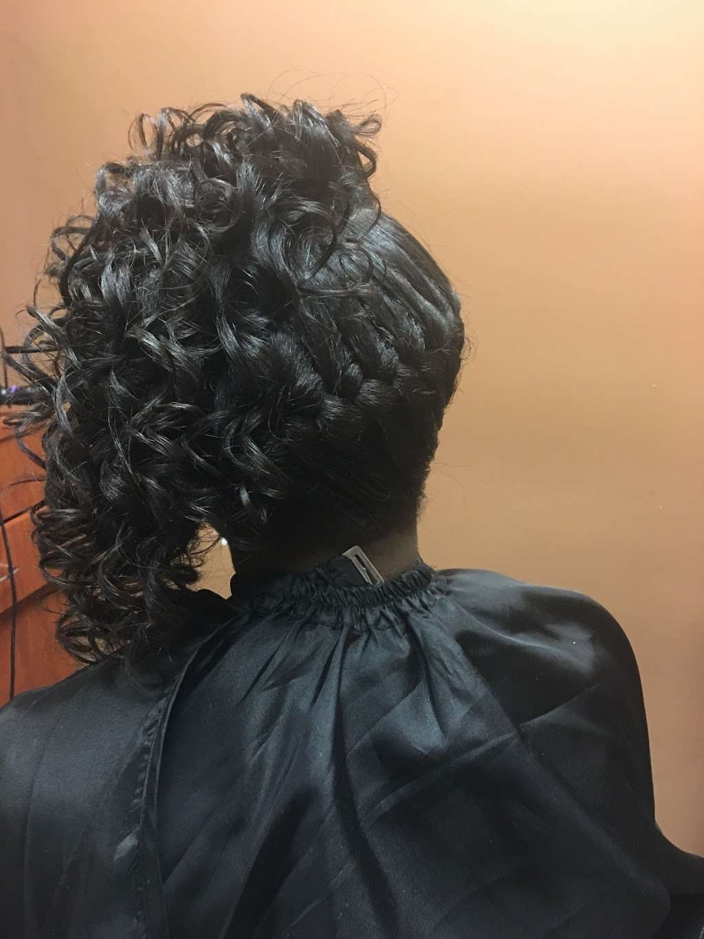 Hair With Ashyia DiVine @ Grandeur Salon And Spa | Granduer Salon And Spa, 1809 Knapp St, Crest Hill, IL 60403, USA | Phone: (815) 408-0772