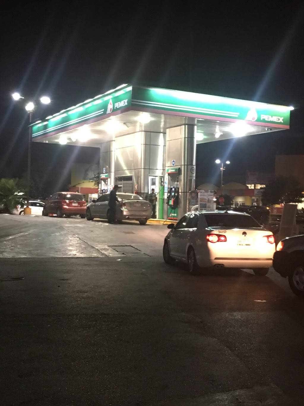 Gasolinera Pemex | Av Reforma 4400, Mexico, 88000 Nuevo Laredo, Tamps., Mexico | Phone: 800 736 3900