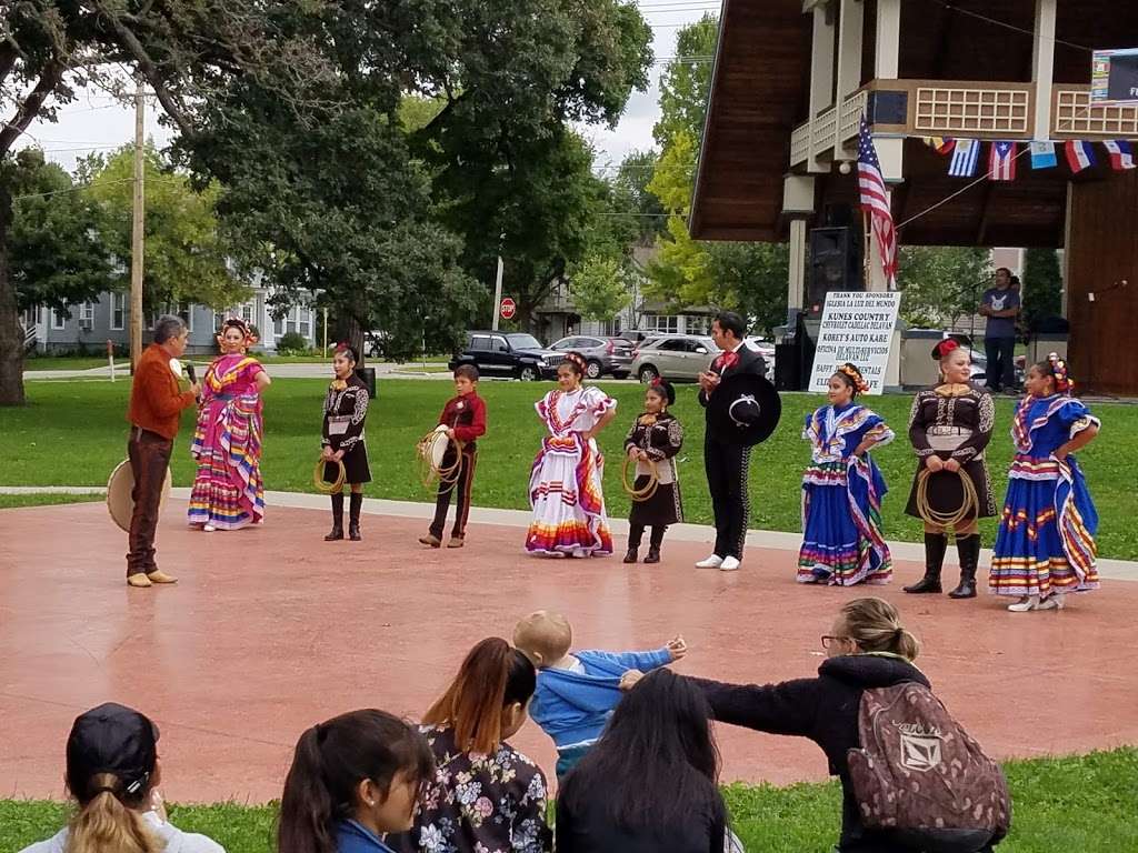 Phoenix Park Bandshell | 111 E Wisconsin St, Delavan, WI 53115, USA | Phone: (262) 728-8577