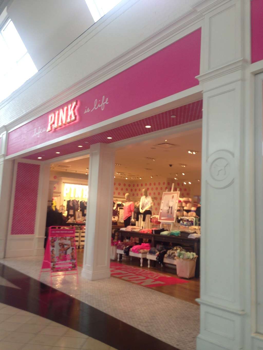 Victorias Secret PINK | 1455 NW 107th Ave, Miami, FL 33172, USA | Phone: (305) 594-6626