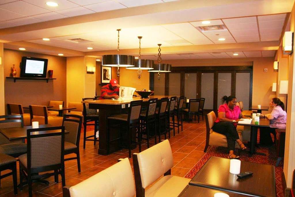 Hampton Inn Milford | 100 Lighthouse Estates Dr, Milford, DE 19963, USA | Phone: (302) 422-4320