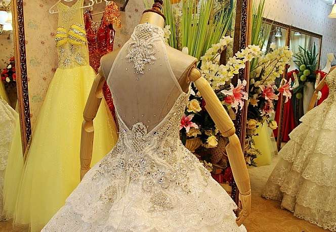 YZ Fashion & Bridal | 4710, 11225 Covello St, Sun Valley, CA 91352 | Phone: (213) 986-5869