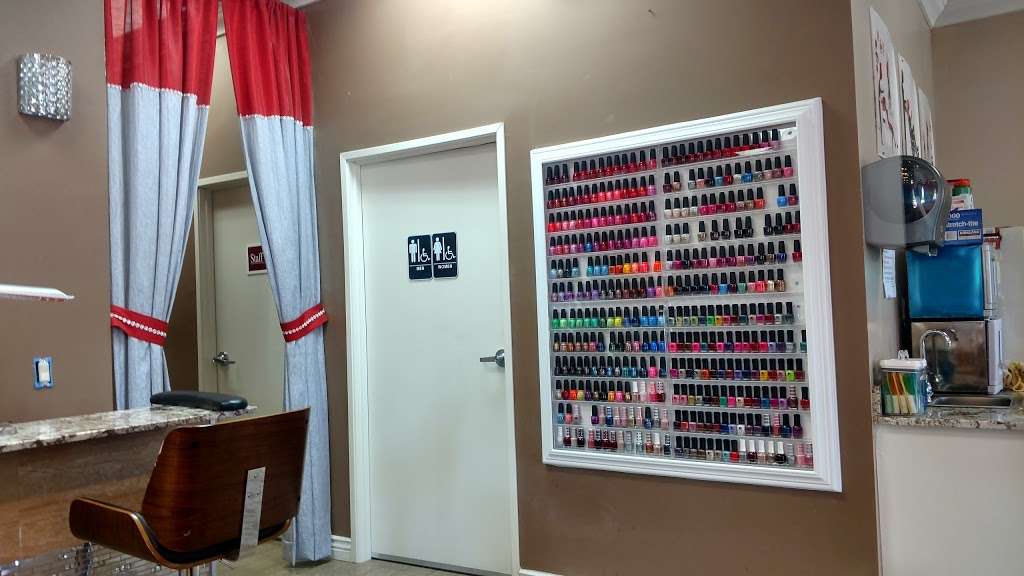 True Touch Nails and Spa | 9820 W Lower Buckeye Rd D108, Tolleson, AZ 85353, USA | Phone: (623) 936-5200