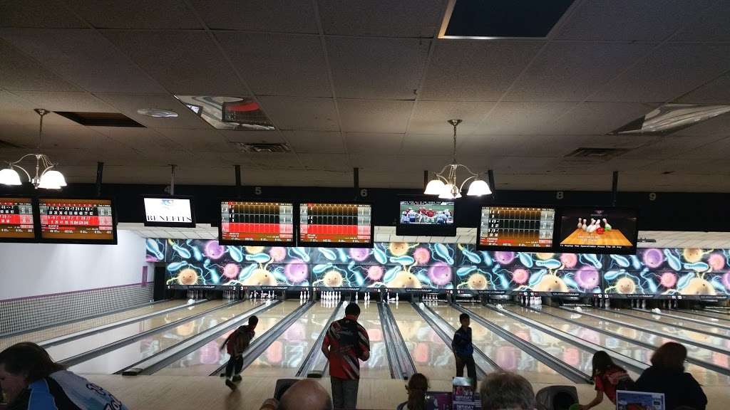 Suburban Bowlerama | 1945 S Queen St, York, PA 17403, USA | Phone: (717) 848-1632