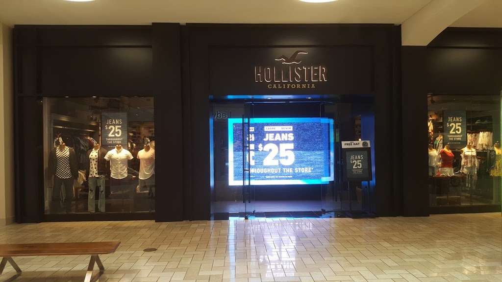 hollister tysons corner mall