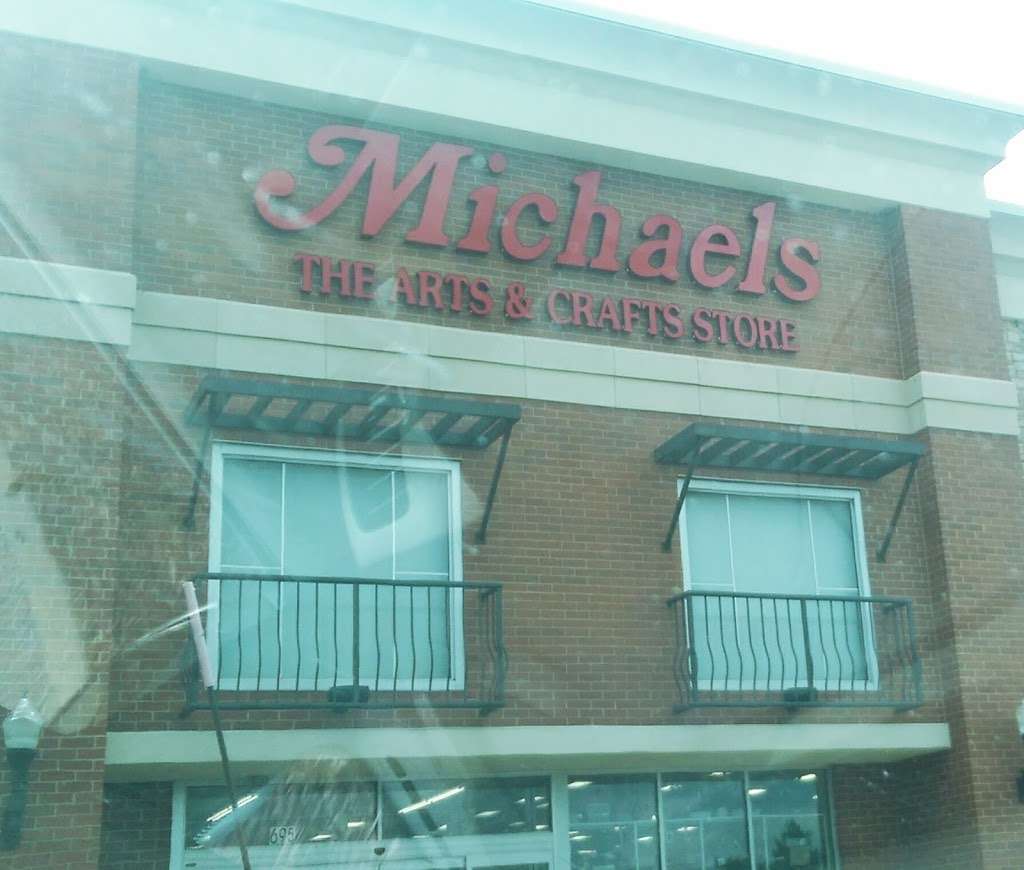 Michaels | 695 Main St, Brookfield, WI 53005, USA | Phone: (262) 786-2452