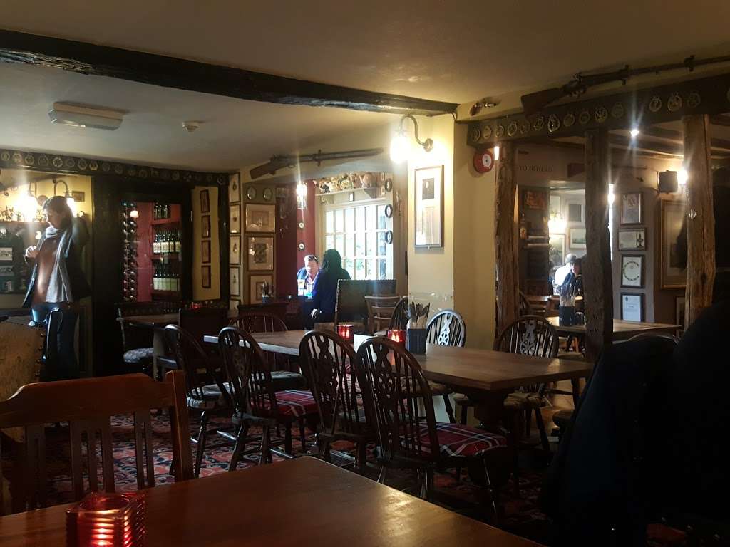 The Red Lion | Castle St, Bletchingley, Redhill RH1 4NU, UK | Phone: 01883 743342