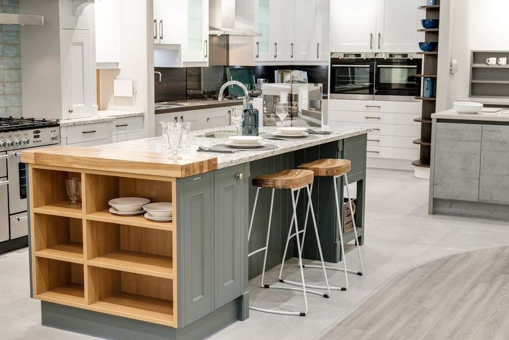 Wren Kitchens | Pipps Hill Retail Park, Miles Gray Rd, Basildon SS14 3AF, UK | Phone: 01268 921846