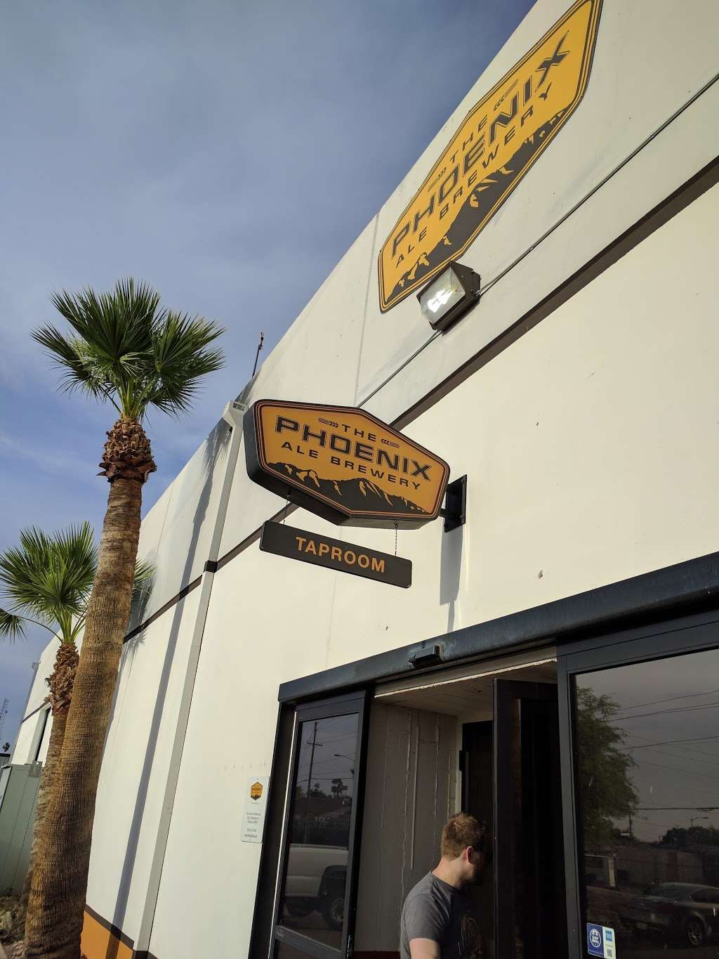 The Phoenix Ale Brewery | 3002 E Washington St, Phoenix, AZ 85034, USA | Phone: (602) 275-5049