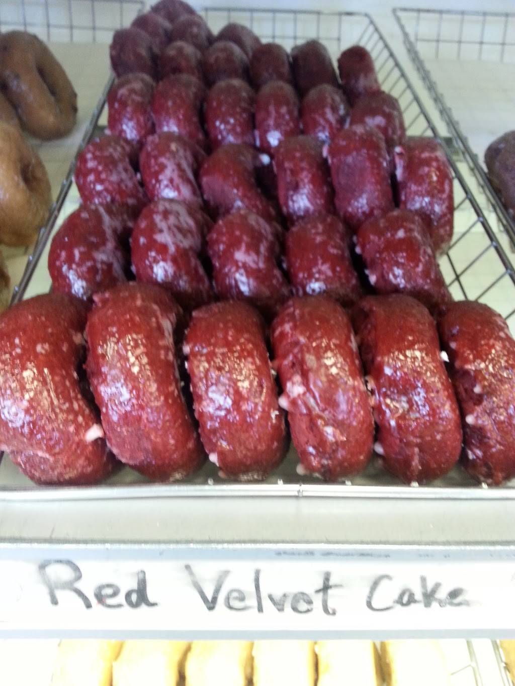 Detroit Donut | 11660 E Eleven Mile Rd, Warren, MI 48089, USA | Phone: (586) 755-1800