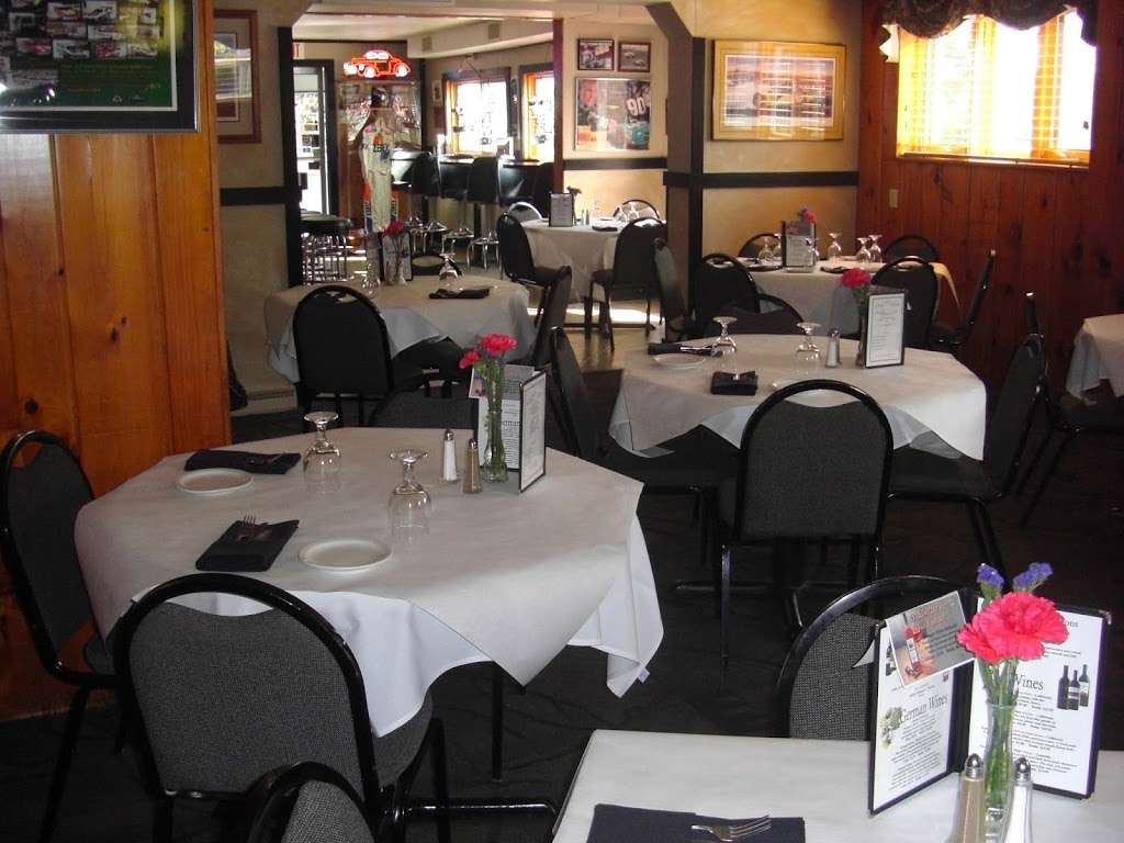 Wegners St Martins Inn | 11318 W St Martins Rd, Franklin, WI 53132, USA | Phone: (414) 425-9971