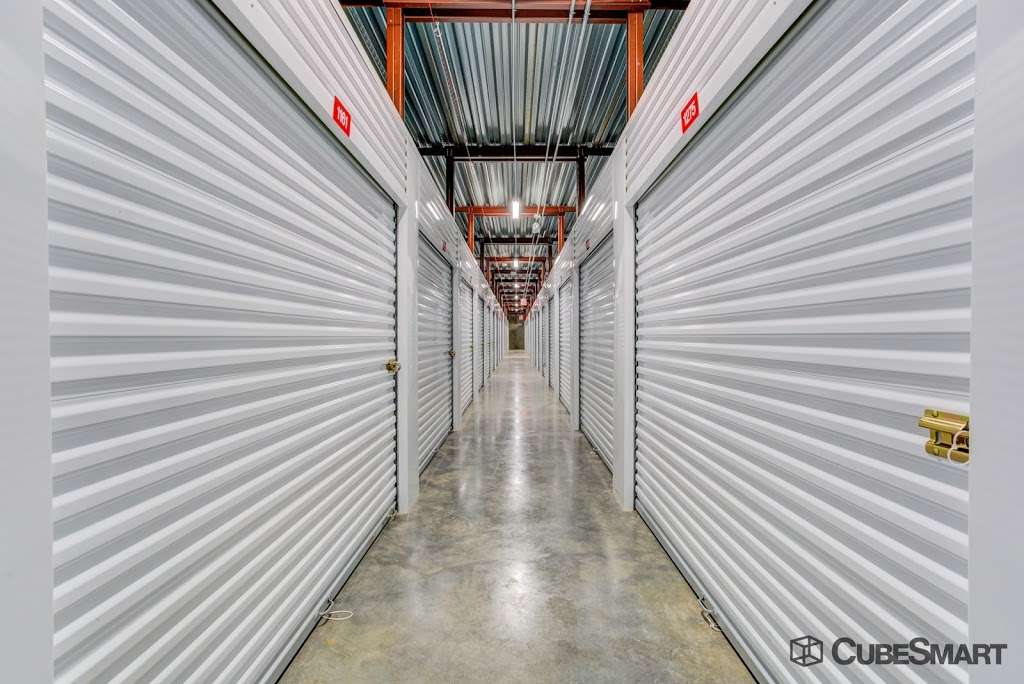 CubeSmart Self Storage | 1830 E Roosevelt Rd, Wheaton, IL 60187 | Phone: (630) 984-4266