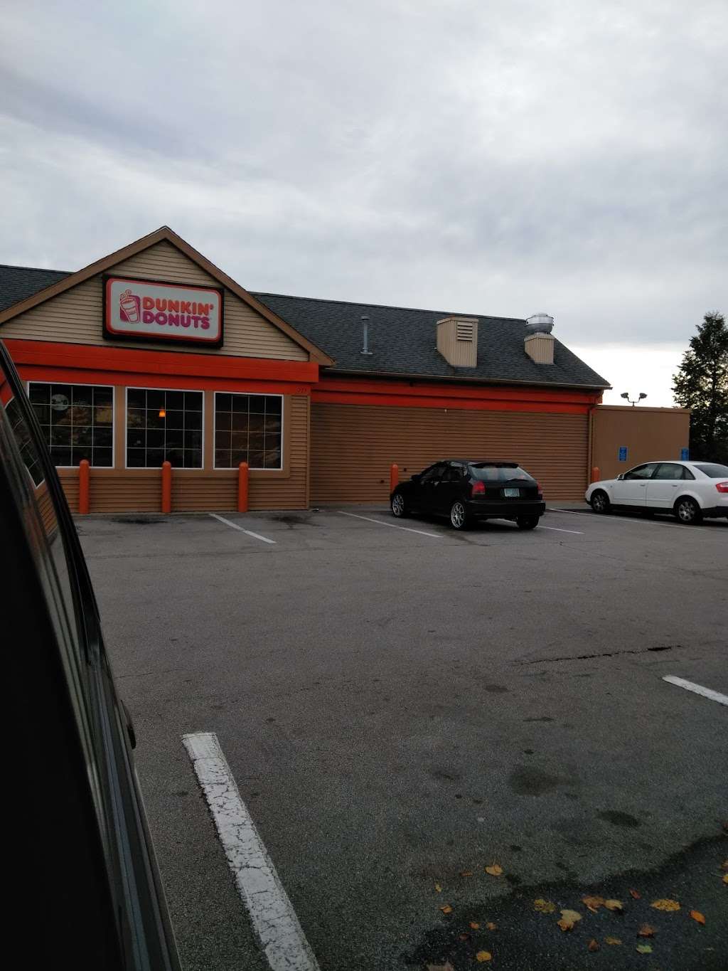 Dunkin | 223 Lowell Rd, Hudson, NH 03051, USA | Phone: (603) 881-5574