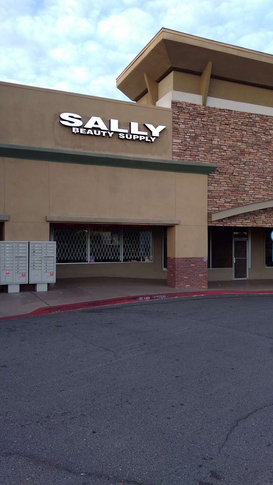 Sally Beauty | 743 E Bell Rd #6, Phoenix, AZ 85022 | Phone: (602) 863-3007