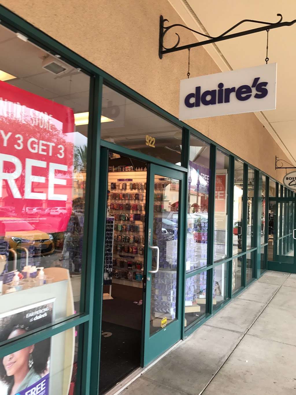 Claires | 950 Camarillo Center Dr #922, Camarillo, CA 93010, USA | Phone: (805) 383-0195