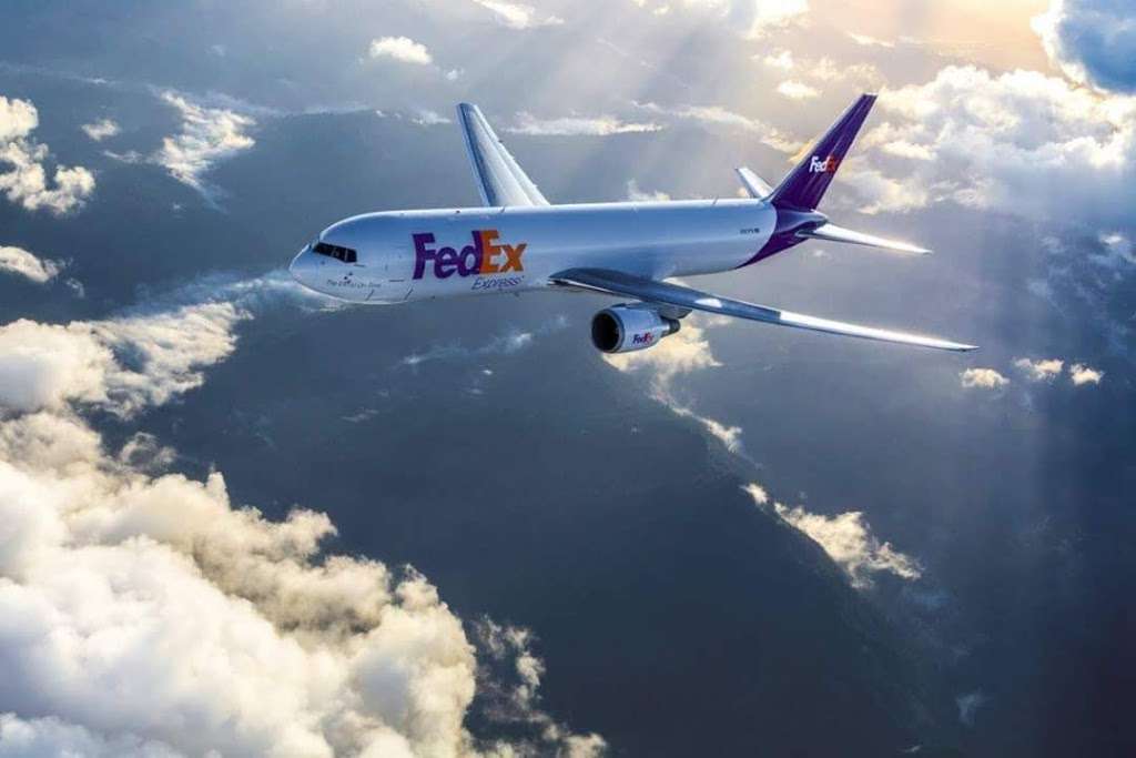 FedEx Ship Center | 2963 N Airfield Dr, Dallas, TX 75261 | Phone: (800) 463-3339