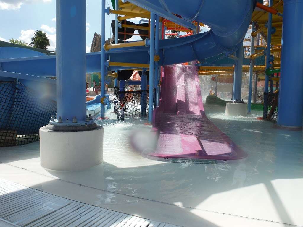 Six Flags Hurricane Harbor | 26101 Magic Mountain Pkwy, Valencia, CA 91355, USA | Phone: (661) 255-4100