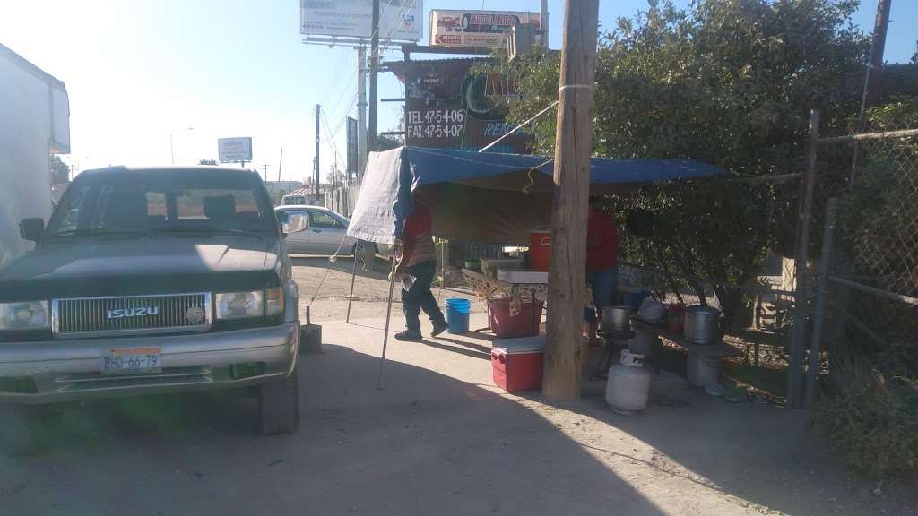 Burritos La Güera | Vía de la Juventud Ote LB, Garita de Otay, Tijuana, B.C., Mexico