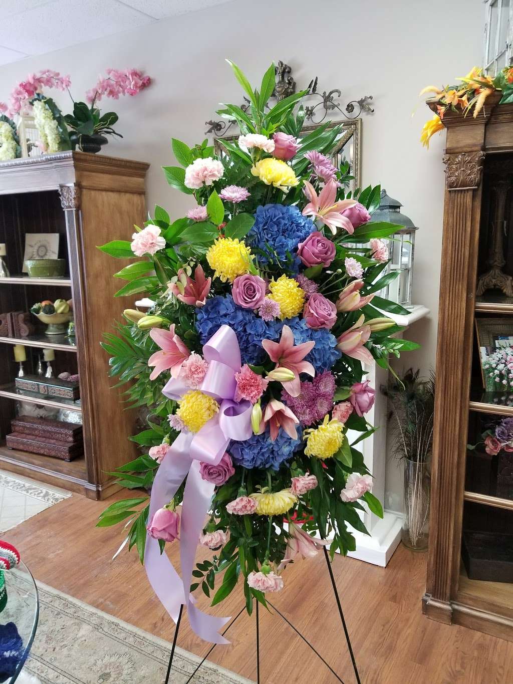 Donnas Custom Flowers | 787 S Midlothian Rd, Mundelein, IL 60060, USA | Phone: (847) 949-9555