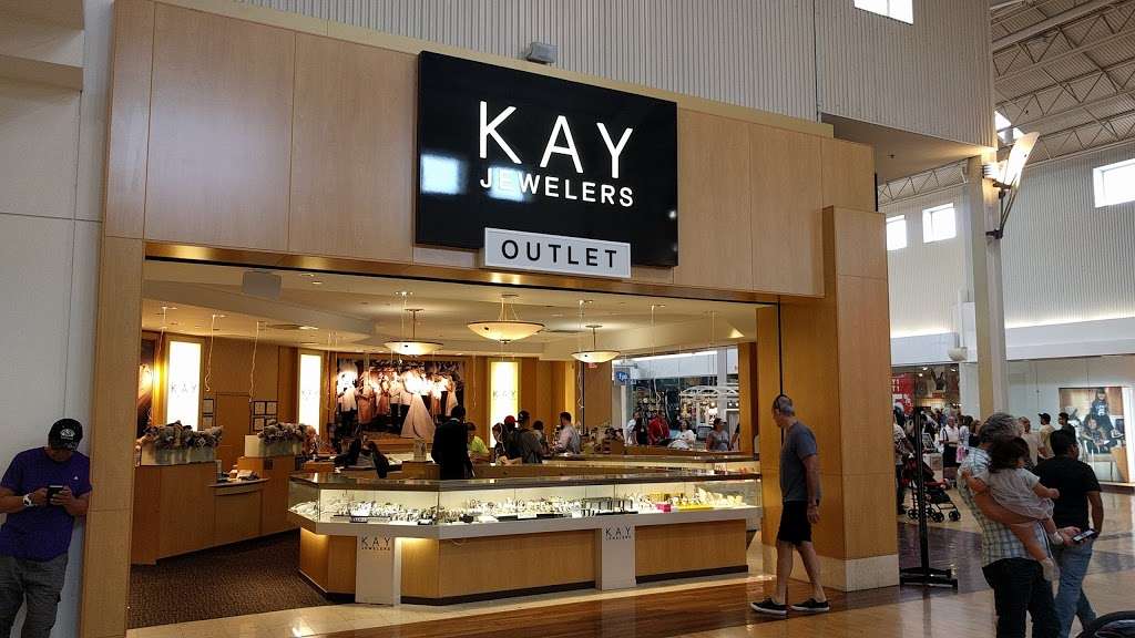 Kay Jewelers Outlet | 6170 W Grand Ave Space 475A, Gurnee, IL 60031 | Phone: (847) 855-0704