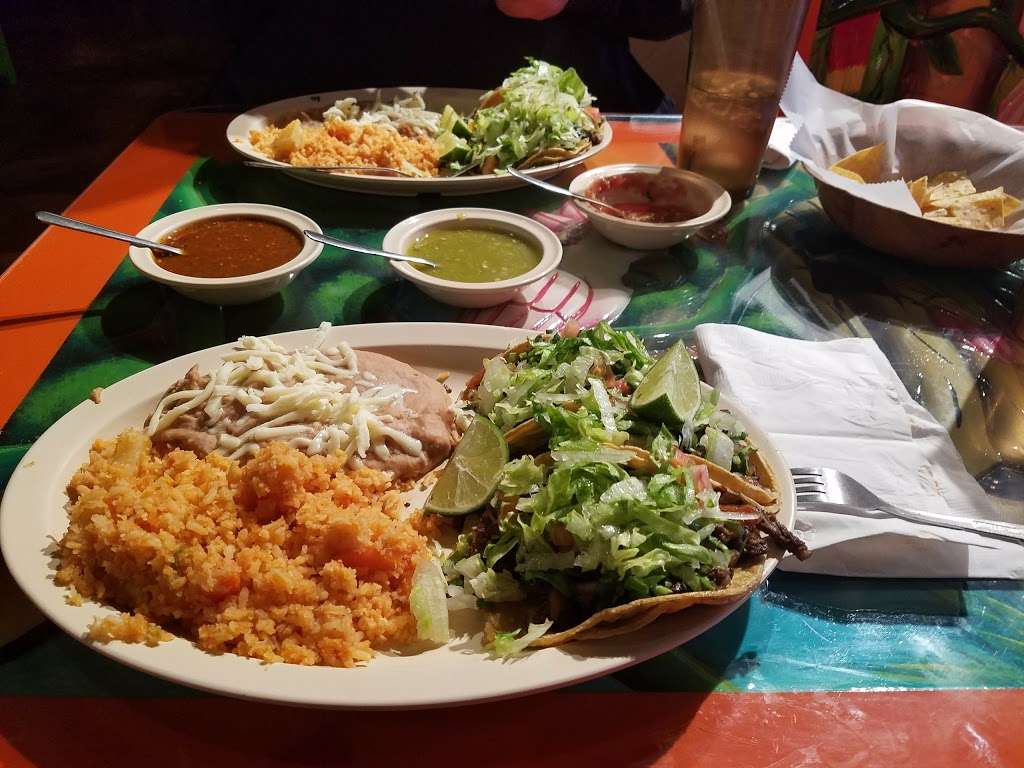 Los Compadres | 1657 Chicago Rd, Chicago Heights, IL 60411 | Phone: (708) 709-9115