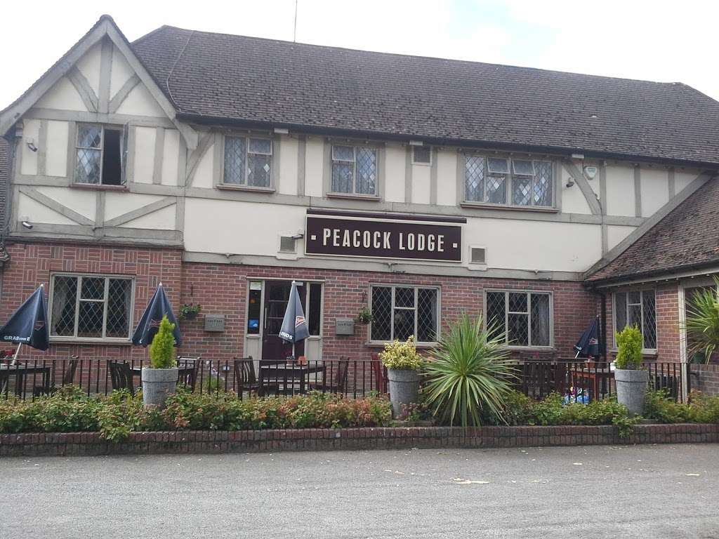 Peacock Lodge Gatwick | Eastbourne Rd, Newchapel, Felbridge, Lingfield RH7 6HL, UK | Phone: 01342 457110
