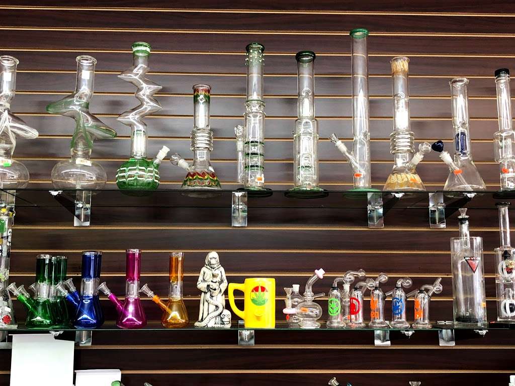 Smoke & Vapes | 2842 W Davis St, Dallas, TX 75211, USA | Phone: (682) 999-1976