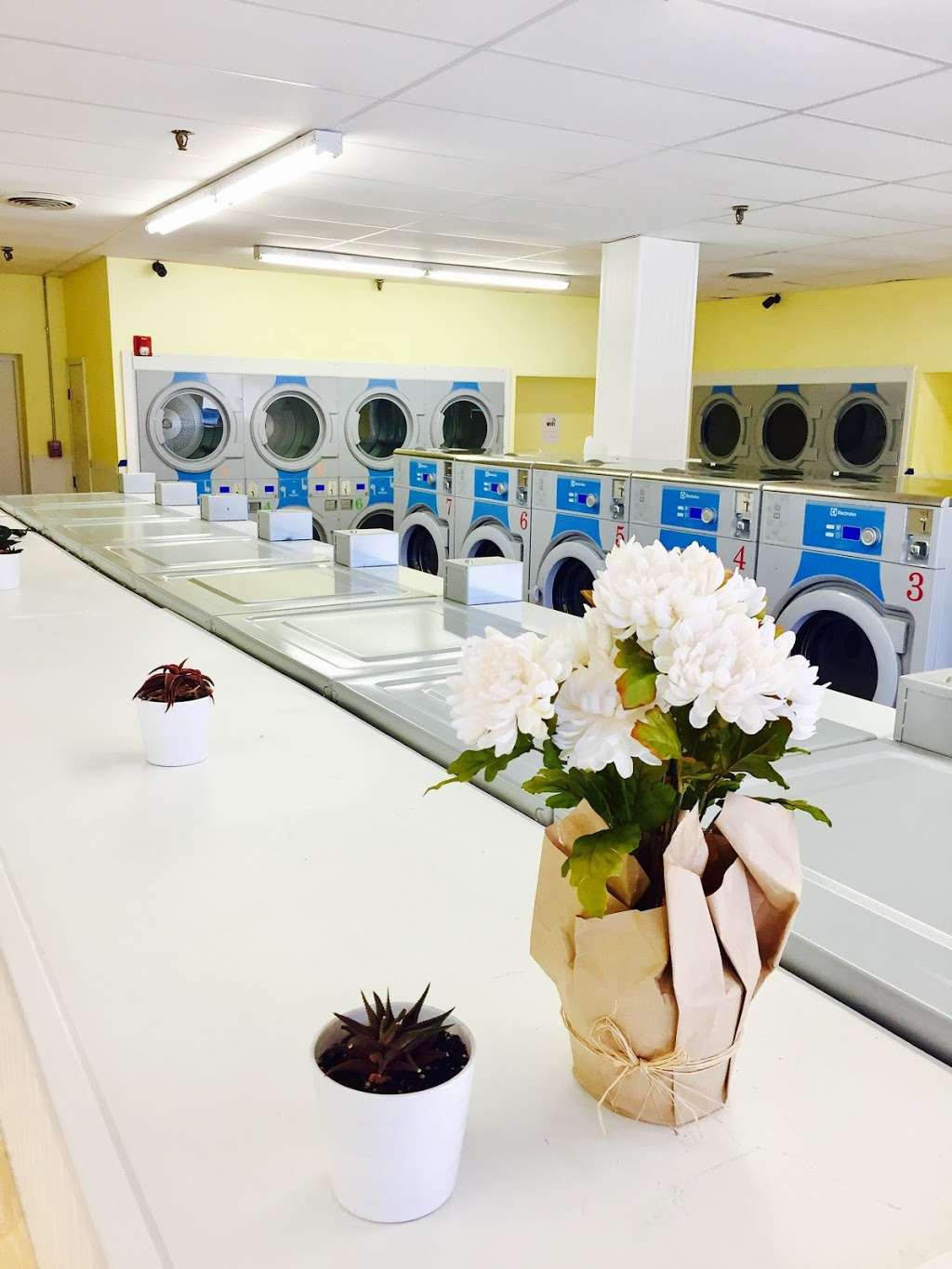 Green Jeans Laundromat | 375 Putnam Pike, Smithfield, RI 02917 | Phone: (401) 231-2097