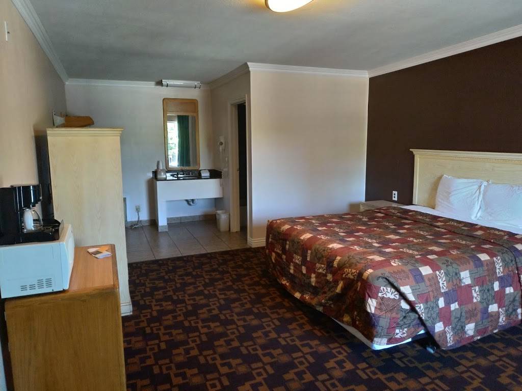 Abby’s Anaheimer Inn | Anaheim, CA 92802, USA | Phone: (714) 774-0211