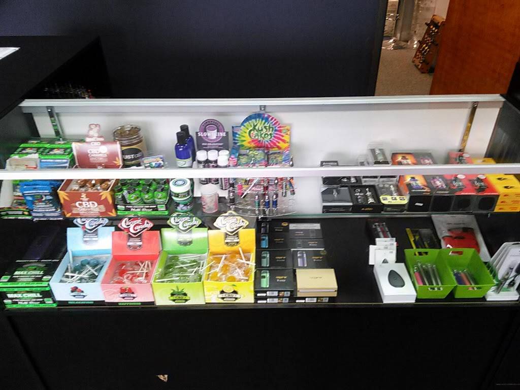 Whats Your Vapor + CBD & Puff Bars | 817 W Pioneer Pkwy #114, Grand Prairie, TX 75051 | Phone: (214) 298-2020