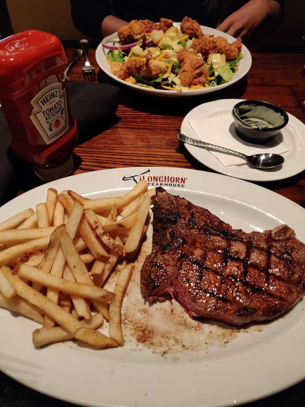 LongHorn Steakhouse | 366 U.S. 9, Woodbridge, NJ 07095 | Phone: (732) 750-1006