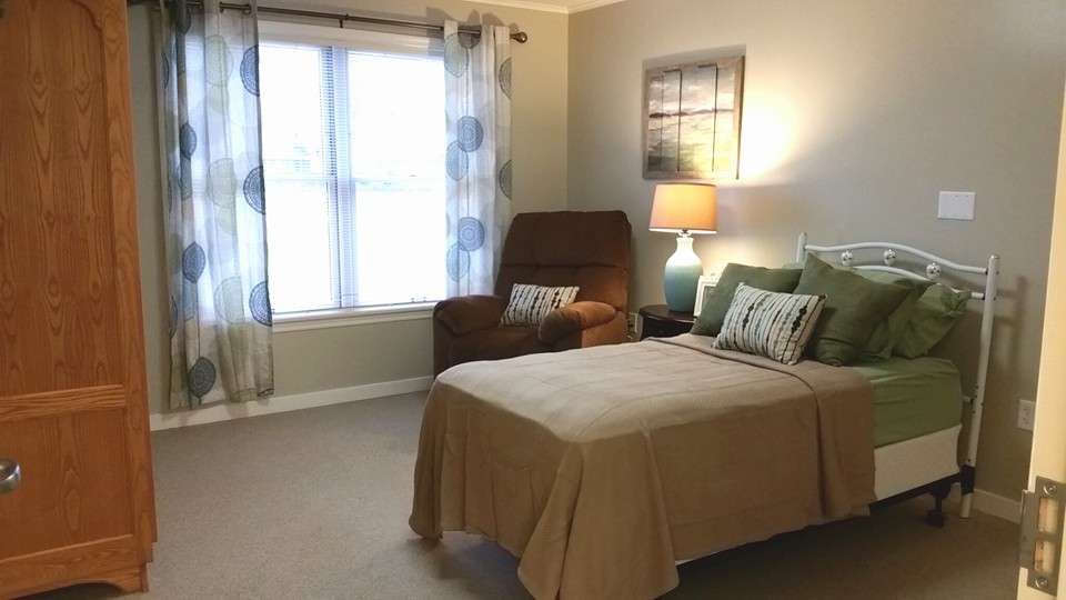 Evenglow Inn Memory Care | 1200 Evenglow Lane, Pontiac, IL 61764, USA | Phone: (815) 842-9040