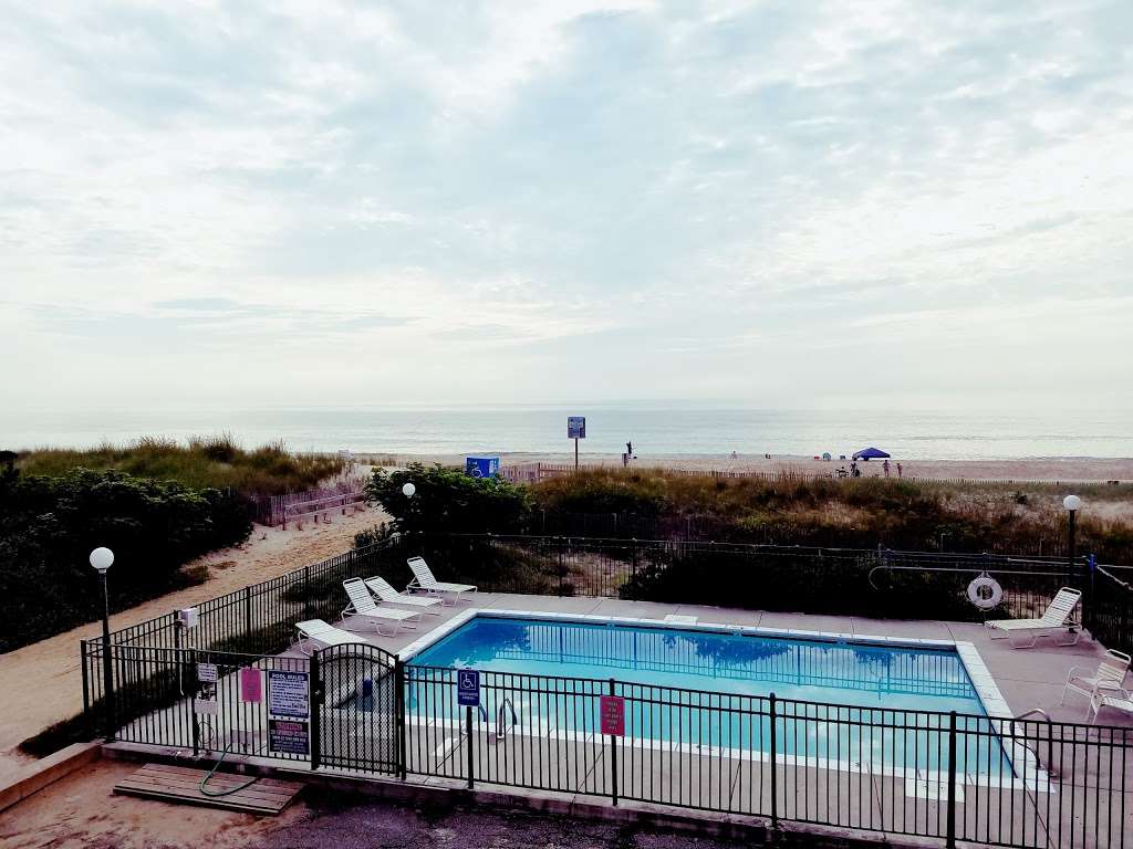 Saint Tropez Condominium | 7 81st St, Ocean City, MD 21842, USA | Phone: (410) 524-6301