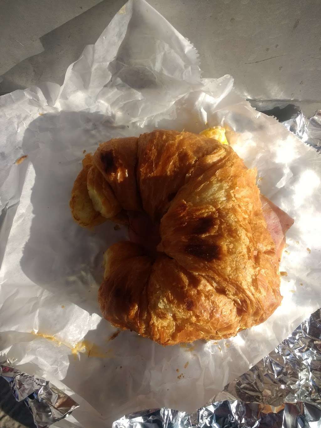 Around the clock donuts | 8853 Three Flags Road, Hesperia, CA 92344, USA | Phone: (760) 620-9941