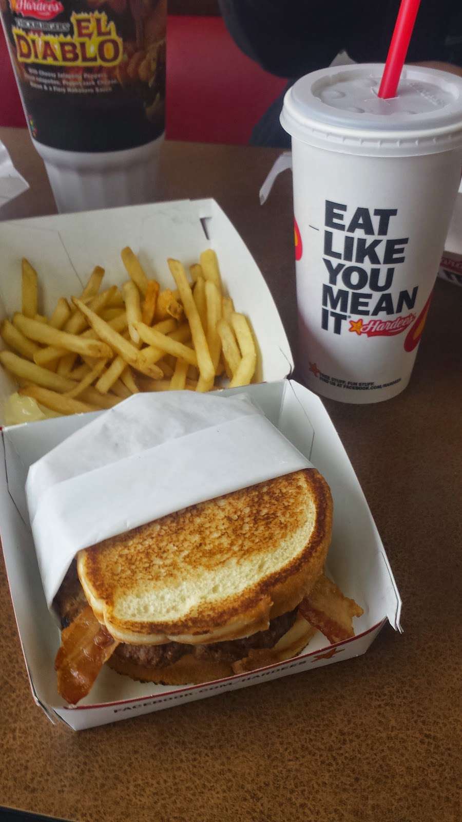 Hardees | 198 W Lincoln Ave, Myerstown, PA 17067, USA | Phone: (717) 866-5522