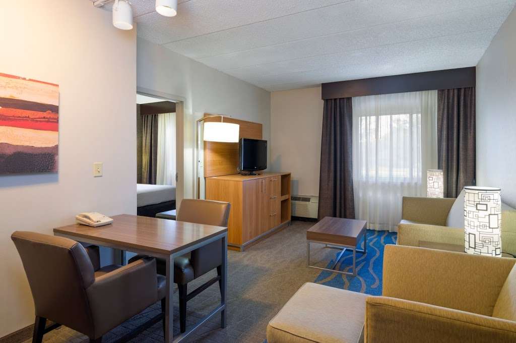 Holiday Inn Express & Suites King Of Prussia | 260 N Gulph Rd, King of Prussia, PA 19406 | Phone: (610) 768-9500