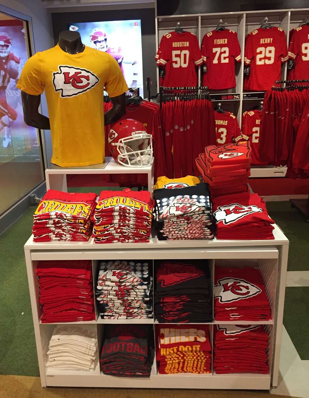 kansas-city-chiefs-official-pro-shop-in-1-red-coat-drive-kansas-city