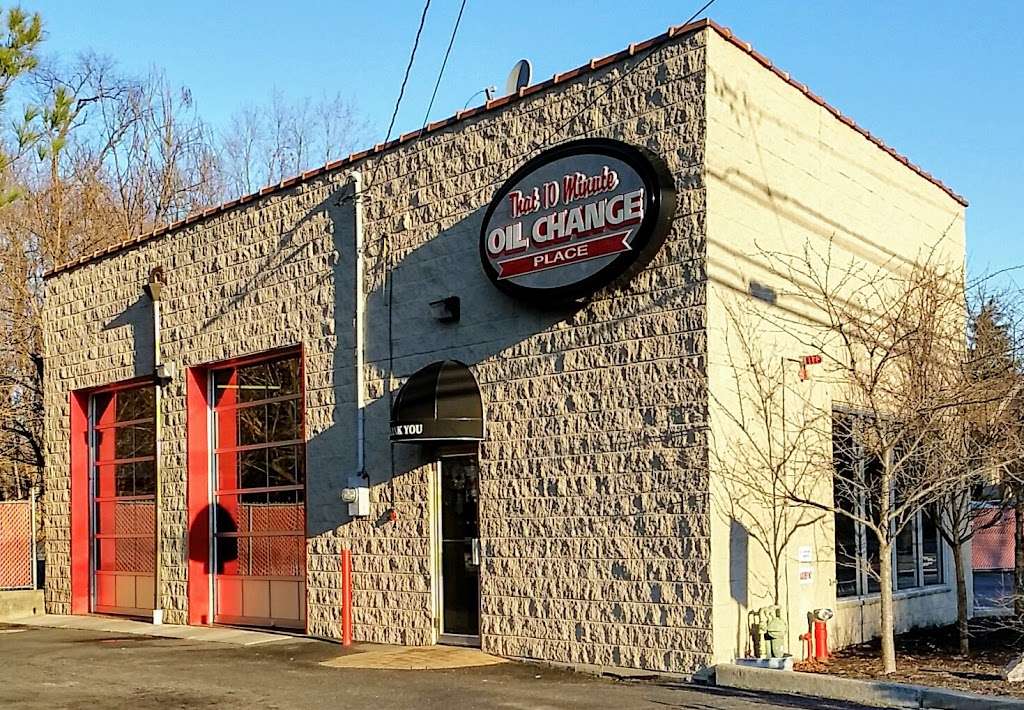 That Ten Minute Oil Change Place | 257 Rochelle Ave, Rochelle Park, NJ 07662, USA | Phone: (201) 587-0220