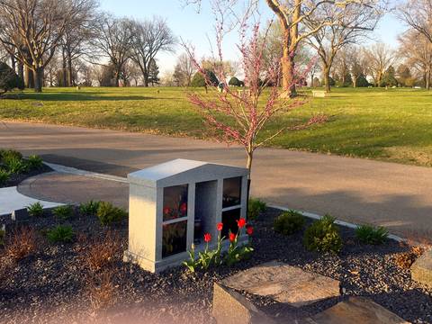 Lincoln Memorial Cemetery | 6800 S 14th St, Lincoln, NE 68512, USA | Phone: (402) 423-1515