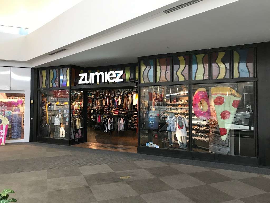 Zumiez | 2200 Eastridge Mall #245, San Jose, CA 95122, USA | Phone: (408) 238-8571