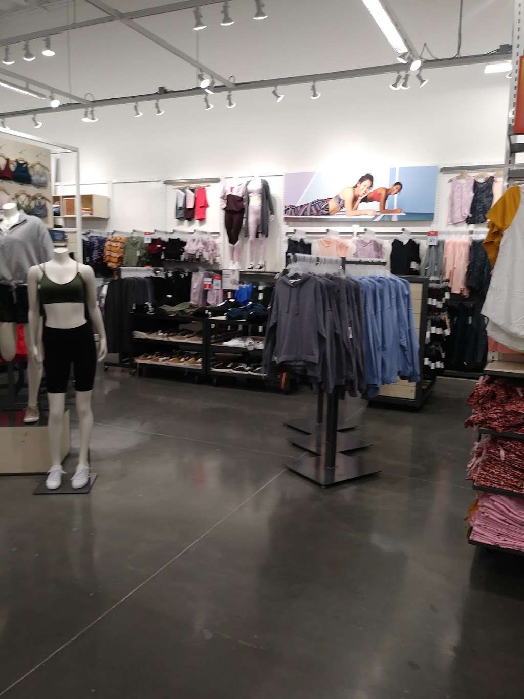 old navy long beach exchange 4250