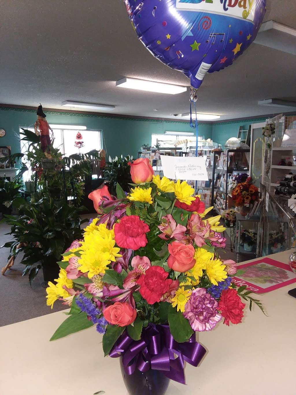 Bryans Florist | 1331 W 37th Ave, Hobart, IN 46342, USA | Phone: (219) 947-1516