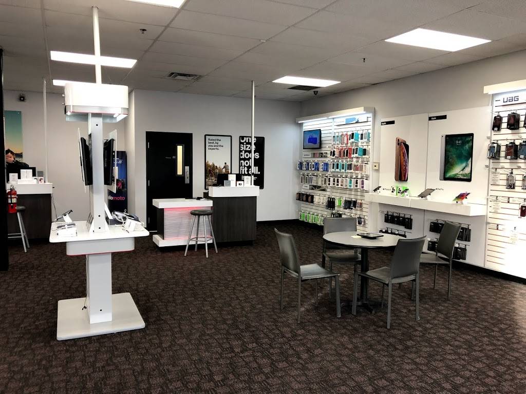 Verizon Authorized Retailer – GoWireless | 8190 W Overland Rd, Boise, ID 83709, USA | Phone: (208) 377-2417