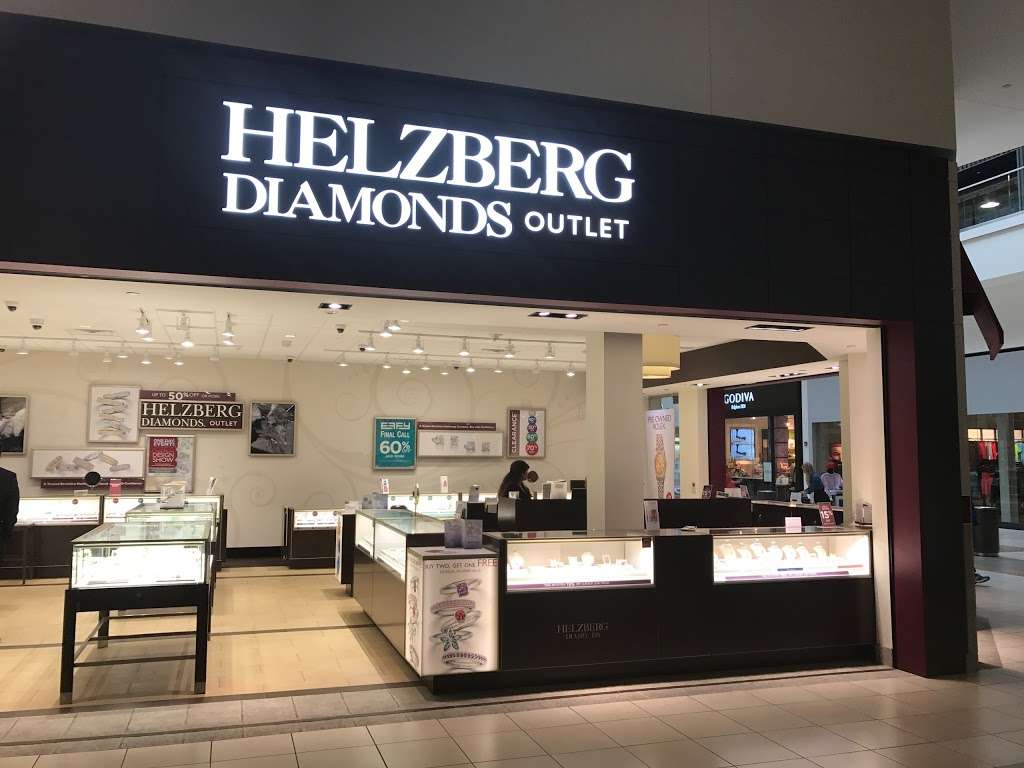 Helzberg Diamonds Outlet | 1811 Village West Pkwy Sute O-121, Kansas City, KS 66111, USA | Phone: (913) 334-9817