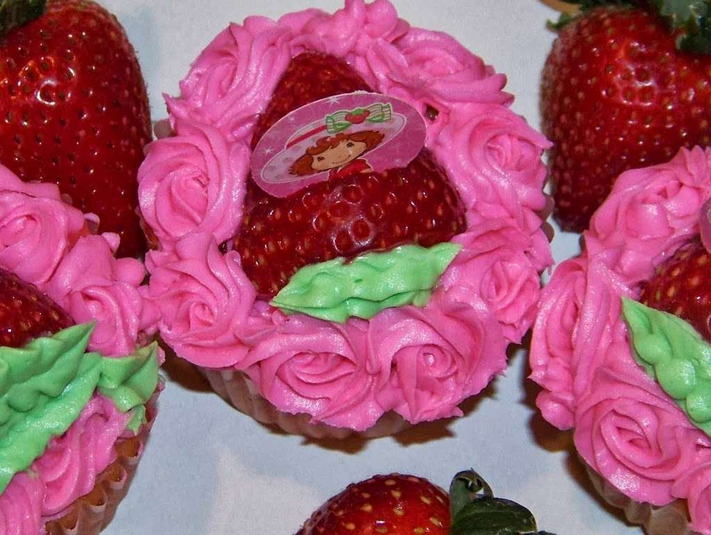 Cute Cookies and Cupcakes by Nylah | 7503 Shoshone Dr, Baytown, TX 77521, USA | Phone: (832) 262-5804