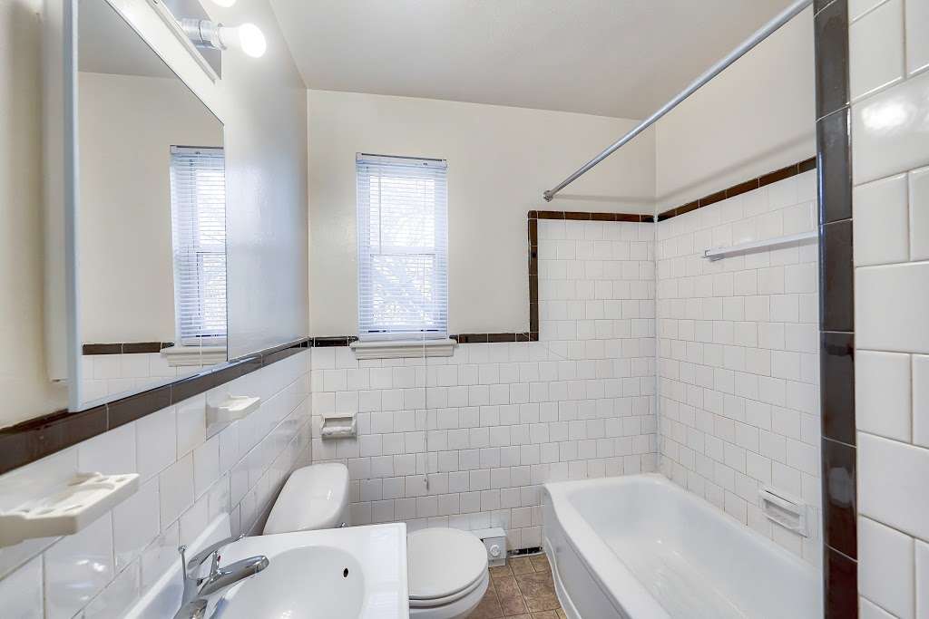 Maplewood Apartments | 956 Argonne Dr, Baltimore, MD 21218, USA | Phone: (410) 323-5775