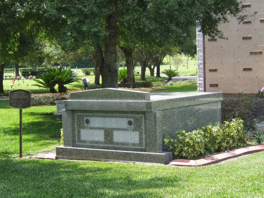 Sunset Funeral Home & Memory Gardens | 11005 N, US-301, Thonotosassa, FL 33592, USA | Phone: (813) 440-4973