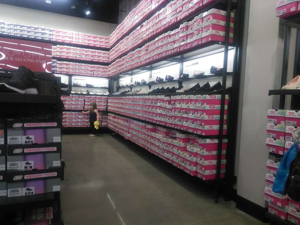 SKECHERS Factory Outlet | 14500 W Colfax Ave #380, Lakewood, CO 80401 | Phone: (720) 497-0141