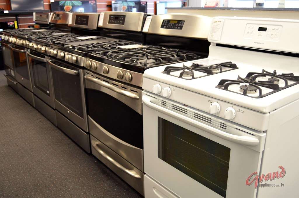 Grand Appliance and TV | 2915 Grand Ave, Waukegan, IL 60085, USA | Phone: (847) 336-4725